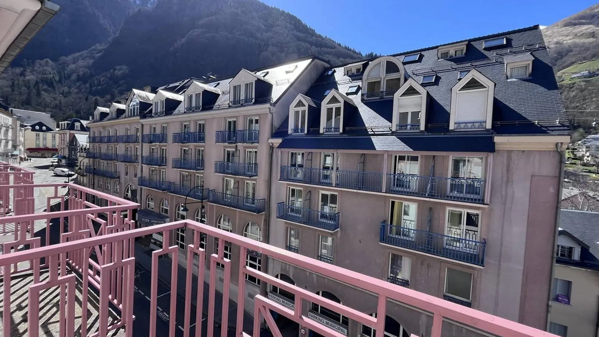 Charmant Appartement Au Centre Avec Balcon Et Parking - Fr-1-812-135 Cauterets 0*,  Frankrike
