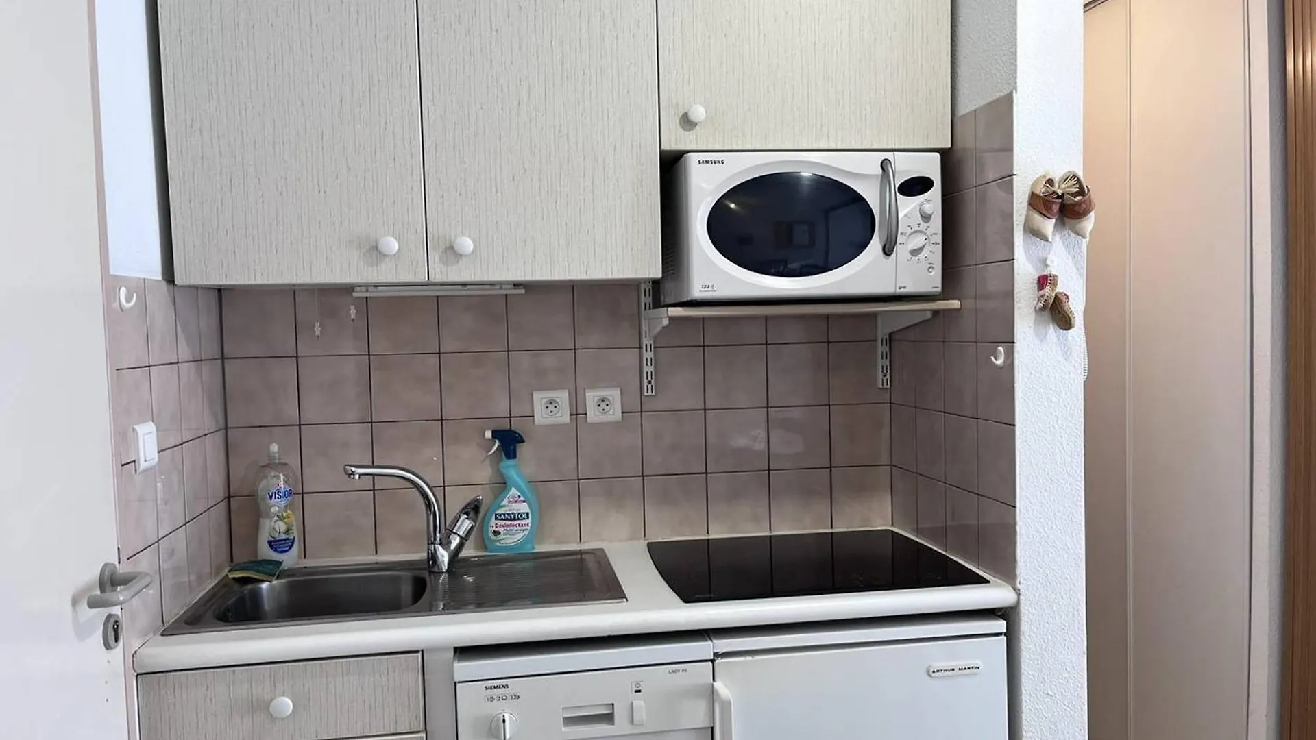 Charmant Appartement Au Centre Avec Balcon Et Parking - Fr-1-812-135 Cauterets 0*,