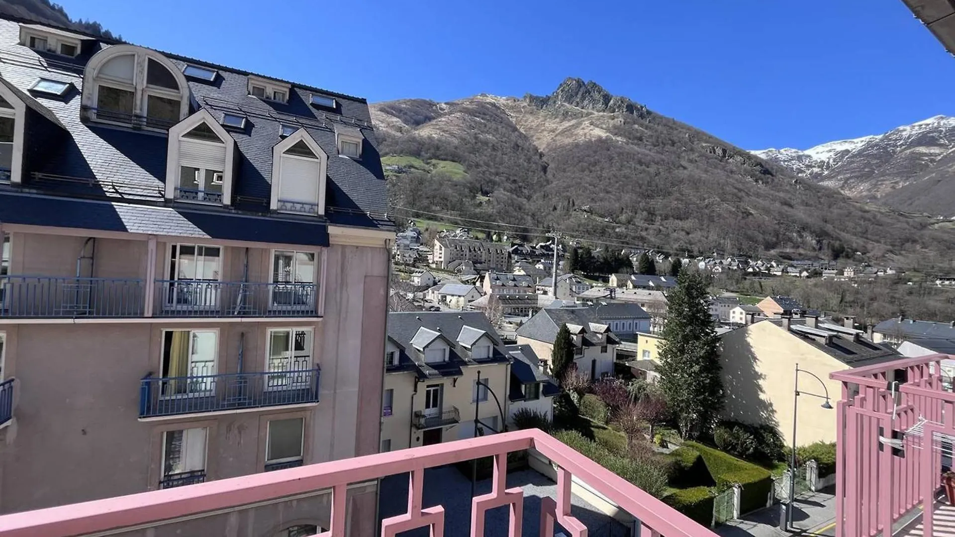 Lägenhet Charmant Appartement Au Centre Avec Balcon Et Parking - Fr-1-812-135 Cauterets